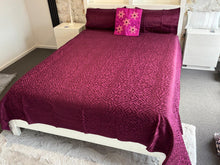 Load image into Gallery viewer, Chenille bedsheets with two pillowcases
