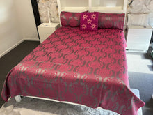 Load image into Gallery viewer, Chenille bedsheets with two pillowcases
