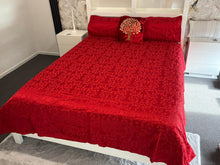 Load image into Gallery viewer, Chenille bedsheets with two pillowcases
