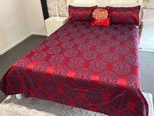 Load image into Gallery viewer, Chenille bedsheets with two pillowcases
