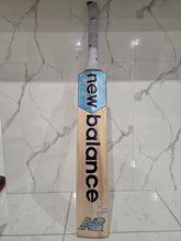Load image into Gallery viewer, New Balance DC-590 English Willow Bat
