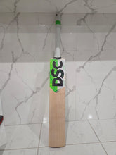 Load image into Gallery viewer, DSC Split 100 English Willow Bat
