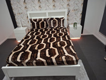 Load image into Gallery viewer, Warm Bedsheets

